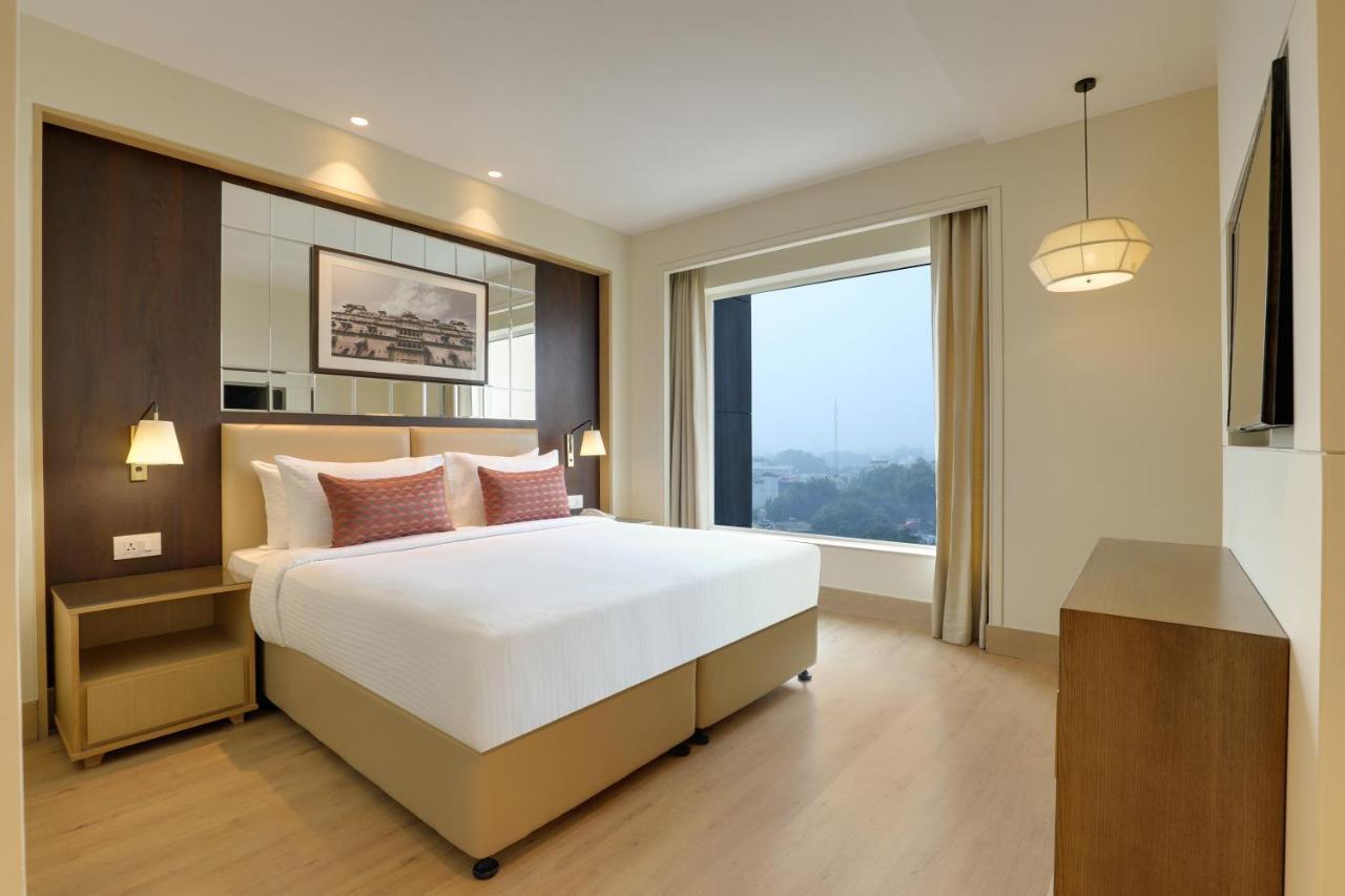 Lemon Tree Hotel, Jhānsi Buitenkant foto