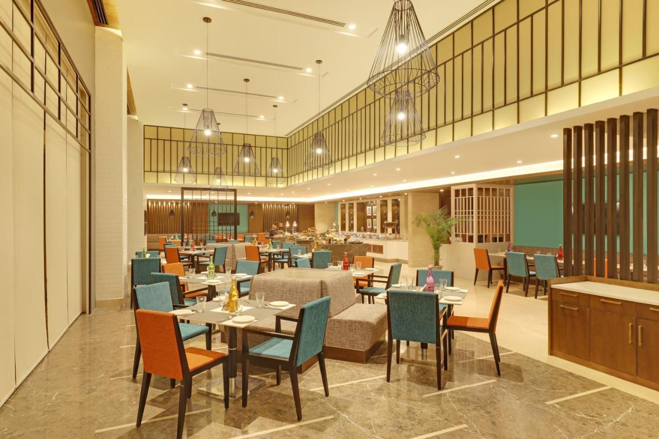 Lemon Tree Hotel, Jhānsi Buitenkant foto